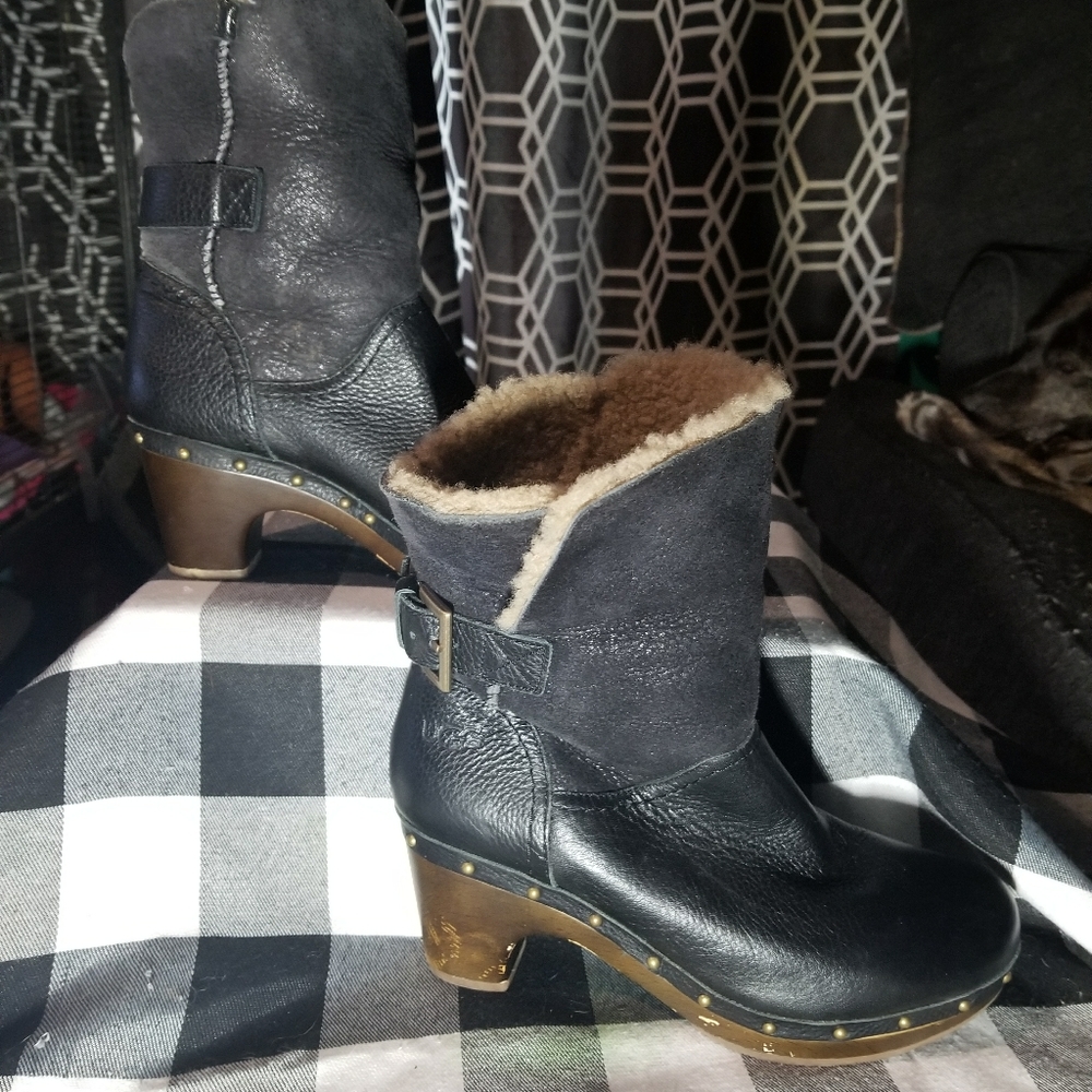 UGG Boots Amoret Black Leather Shearling Fold Over Wood Heel Studs Booties Sz 7